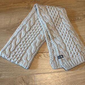 Grey Knit The North Face scarf EUC